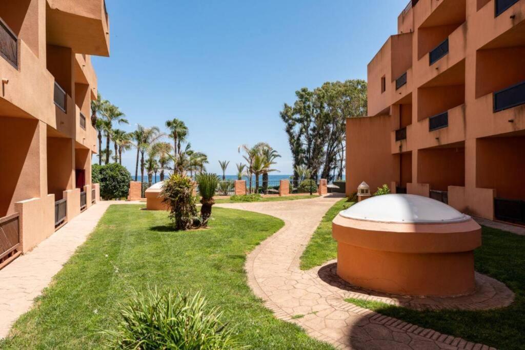 Ct 240 - Beachfront Apartment -Don Juan Manilva Dış mekan fotoğraf