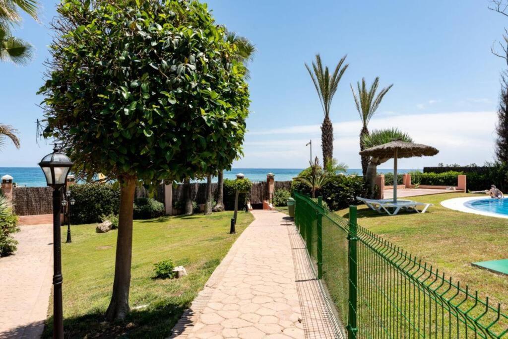 Ct 240 - Beachfront Apartment -Don Juan Manilva Dış mekan fotoğraf
