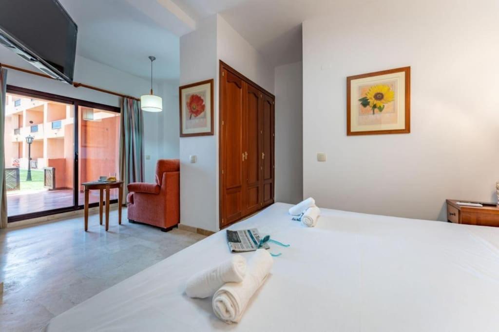 Ct 240 - Beachfront Apartment -Don Juan Manilva Dış mekan fotoğraf